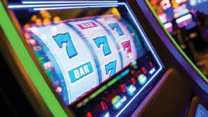 slot777 fokus777 live blackjack table with dealer visible on mobile screen